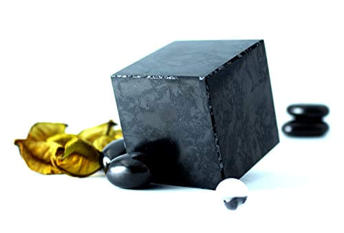 Heka Naturals Polished Shungite Black Crystal Cube | 5 cm- Decorative Crystal Chakra Decor, Home Decor, Office Decor, Feng Shui Healing Stones Cube for Massage and Meditation