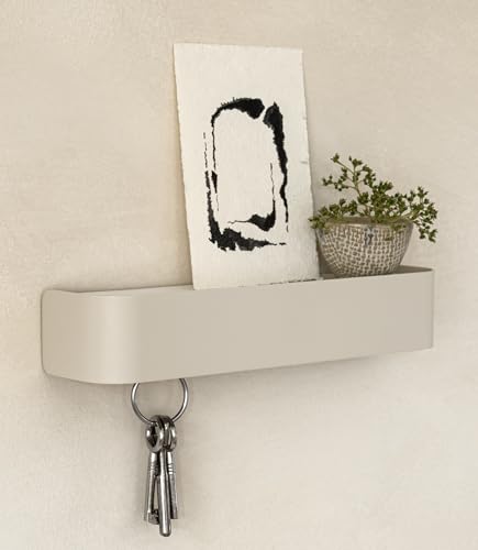 Kazai. Portachiavi da parete 'Tone' | Design minimalista porta chiavi da muro casa ispirato Berlino | Appendi chiavi con mensola metallo | Appendichiavi ingresso, arredo da corridoio | Sabbia Taupe