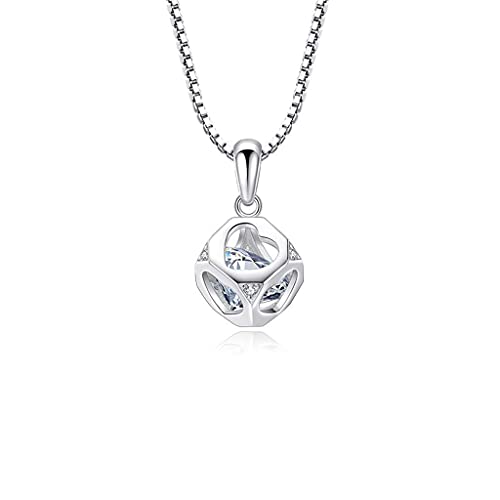 Collier cube pendentif tendance pour illuminer vos tenues de bureau et vos soirées d'été