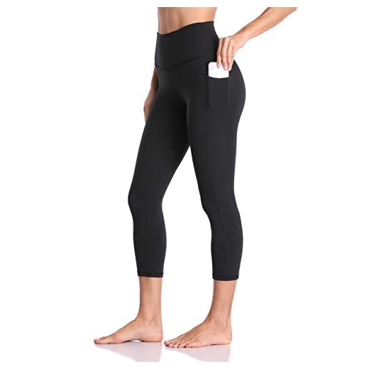 Colorfulkoala Women's High Waisted Yoga Capris 21" Inseam Leggings with Pockets (S, Black)