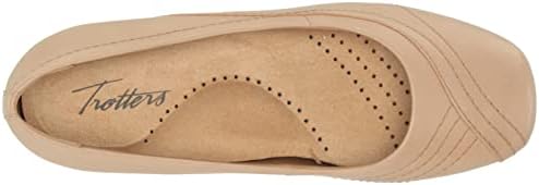 Trotters Women's Sasha Ballet Flat, Beige, 10.5 Narrow | Image 4