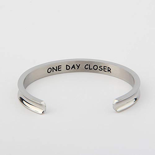 WUSUANED One Day Closer Hair Tie Deep Grooved Cuff Bracelet Long Distance Relationship Gift for Wife Girlfriend2