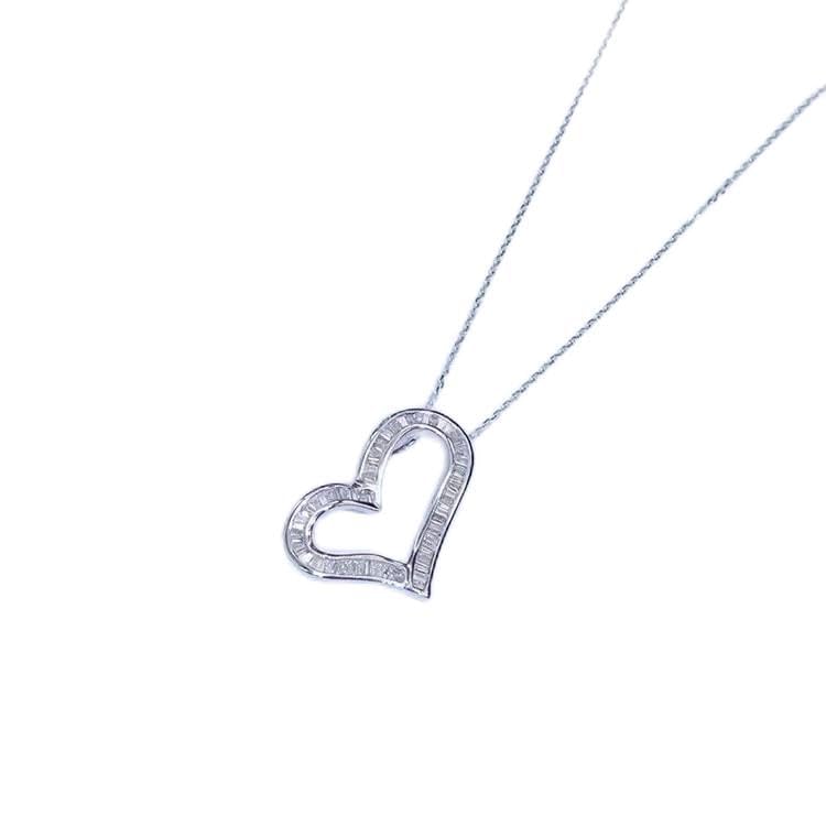 Chaîne d'amie de mariage pour dame avec un sublime pendentif coeur
