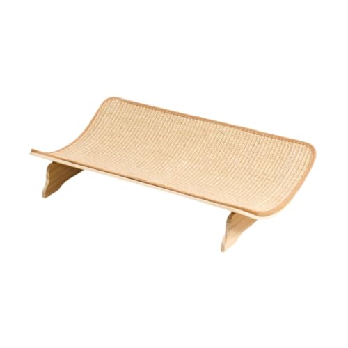 Cama rascadora para gatos durmiendo con superficie de alfombrilla resistente para garras