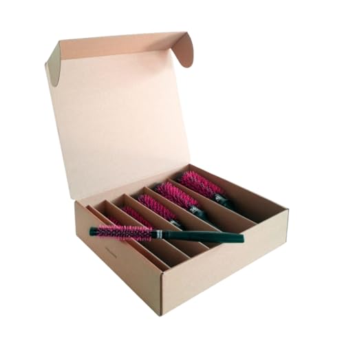 ChatGPT ha detto: Set completo di 6 spazzole rotonde – 13 mm, 18 mm, 24 mm, 30 mm, 36 mm e 42 mm Questo set TEK Ceramik Oxy comprende sei spazzole di diversi diametri, pensate per adattarsi a tutte le lunghezze di capelli e a ogni stile di acconciatura. Le misure più piccole (13 mm e 18 mm) sono ideali per lavorare la radice, la frangia e i capelli corti. Le misure medie (24 mm e 30 mm) sono perfette per i capelli di media lunghezza, garantendo una piega morbida e precisa. Le misure grandi (36 mm e 42 mm) permettono di lisciare, dare movimento e creare un volume naturale sui capelli lunghi. Un set completo e versatile, perfetto per un uso professionale o domestico.