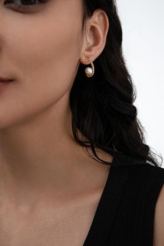 Créoles géométriques dorées légères pour sublimer le visage sans douleur aux oreilles