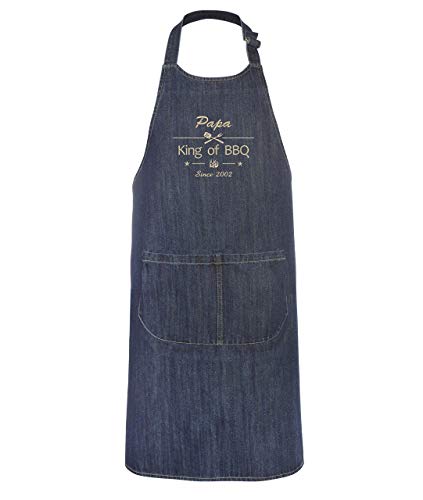Vanevitch - Tablier de barbecue en jean's denim personnalisé et brodé avec un prénom, un texte, cadeau anniversaire, noel, fete des peres, fete des meres, top qualité