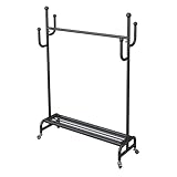 Facile à déplacer et sécurisé : ce portant à vêtements dispose de 4 roulettes à roulement lisse pour une mobilité sans effort. Avec 2 freins de verrouillage, vous pouvez le maintenir fermement en place si nécessaire. Parfait pour organiser votre garde-robe ou exposer des articles dans une boutique, ce support polyvalent allie fonctionnalité et style. Idéal pour un usage domestique ou commercial.
