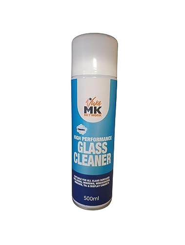 Nettoyant pour vitres salon clair et baies vitrées de véranda lumineuse