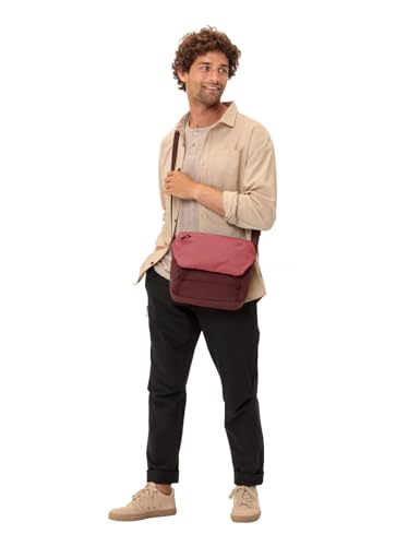 VAUDE Umhängetasche ROM S III Rot, hochwertige Messenger Bag Herren & Damen aus recyceltem PET, wasserabweisende Schultertasche mit Notebook-Fach ideal für den urbanen Alltag