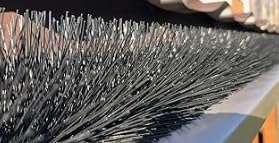5 Pack Hedgehog Shape Gutter Brush Guard System - 600x100mm - Secure Brush in Gutter, Leaf Guard Stops, Gutter Guard Drain Brush Pipe Downpipe Leaves Brush Cleaner Leaf Cleaning Guards Black