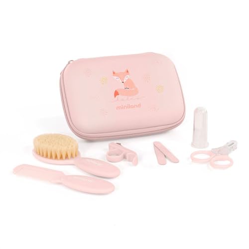 Pratica borsa da toilette con gli accessori indispensabili per la cura e l'igiene del bambino.