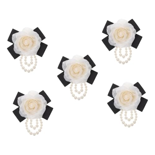 Épingle à revers fleur de perles élégante pour sublimer vos écharpes et manteaux lors des grands soirs