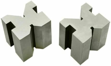 PRECISION V-BLOCK SET 1-3/8" x 1-1/2" x 1-3/4" WITH 2 BLOCKS & 2 CLAMPS.