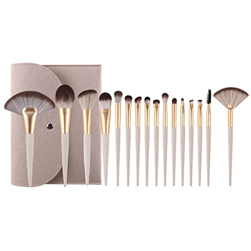 Pinceau de maquillage pour réussir son ombre à paupières en voyage
