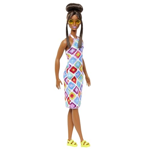 Muñeca Barbie Fashionistas con vestido de ganchillo y accesorios miniatura 1