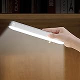 【Luz suave】 La luz de filtro multicapa brinda una luz cómoda. Puede eliminar el 99% de la luz azul dañina, reduciendo así la fatiga ocular. La lámpara de mesa inalámbrica es el compañero de lectura perfecto antes de acostarse.