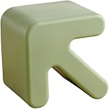 Design distinctif en forme de flèche : Cette table d'appoint présente un design créatif en forme de flèche, qui rompt avec les formes des meubles traditionnels. Ses lignes simples et épurées lui confèrent une esthétique moderne et minimaliste.