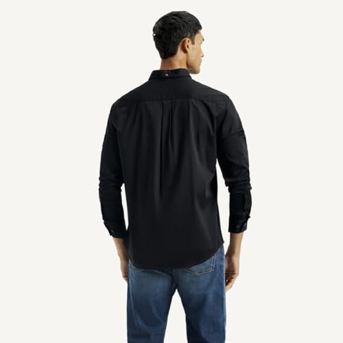 Image of Levi's Men's Cotton Solid Slim Fit Shirt