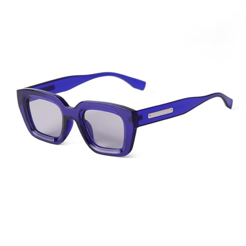 Lunettes de soleil vertes en terrasse urbaine et mode estivale