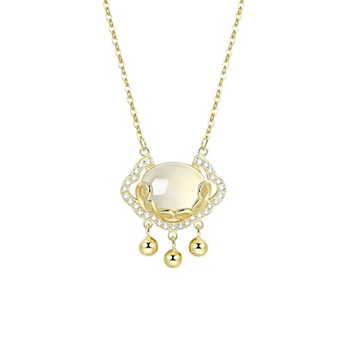Collier en calcédoine blanche et argent massif : l'éclat du luxe artisanal