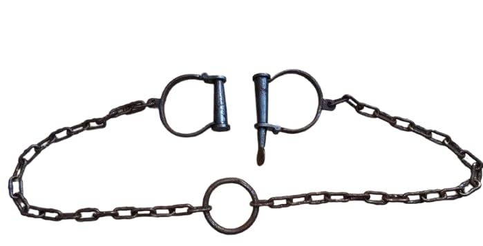 Jailer en fer et manilles en fonte : un accessoire de decoration robuste et authentique