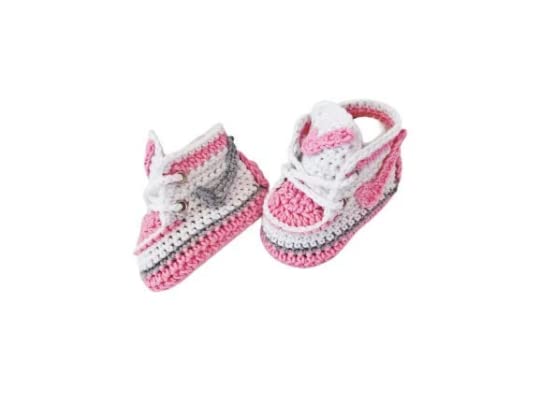 Crochet Baby Shoes, Newborn Sneakers, Baby Shower Gift, Baby Girl Booties (3-6 months)