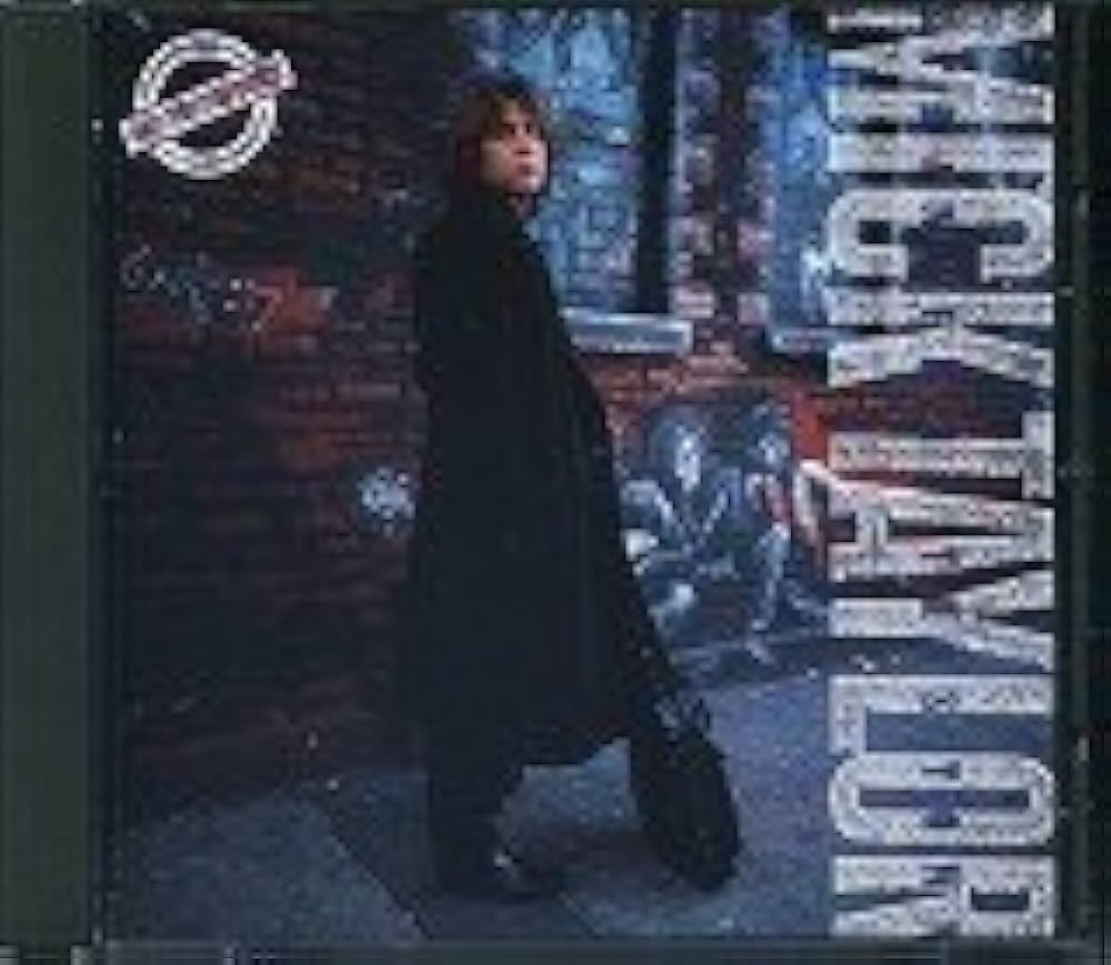 ストレンジャー・イン・ジス・タウン: Amazon.ca: Music