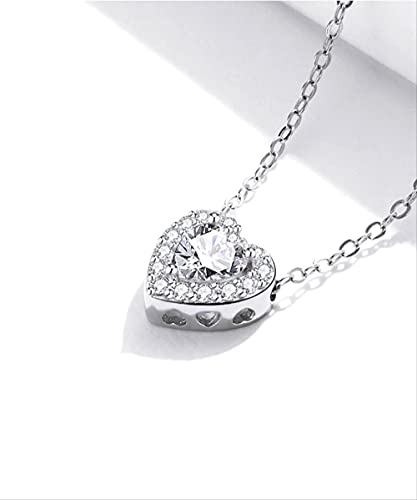 Collier d'amour brillant pour éviter les décolletés ternes au mariage