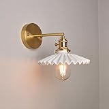 Son design élégant permet une orientation réglable, ce qui la rend pratique pour divers besoins d'éclairage et met en valeur votre décoration intérieure.