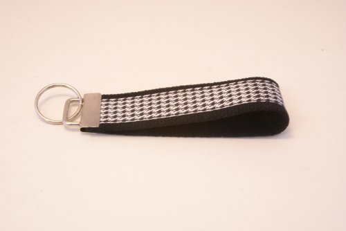 Wristlet Key Fob Larger 6 Inch Wht/Blk Houndstooth Black