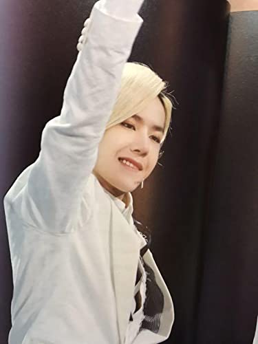 Amazon.co.jp: 超16陳情令 主演 王一博wangyibo個人PB写真集 BV : おもちゃ