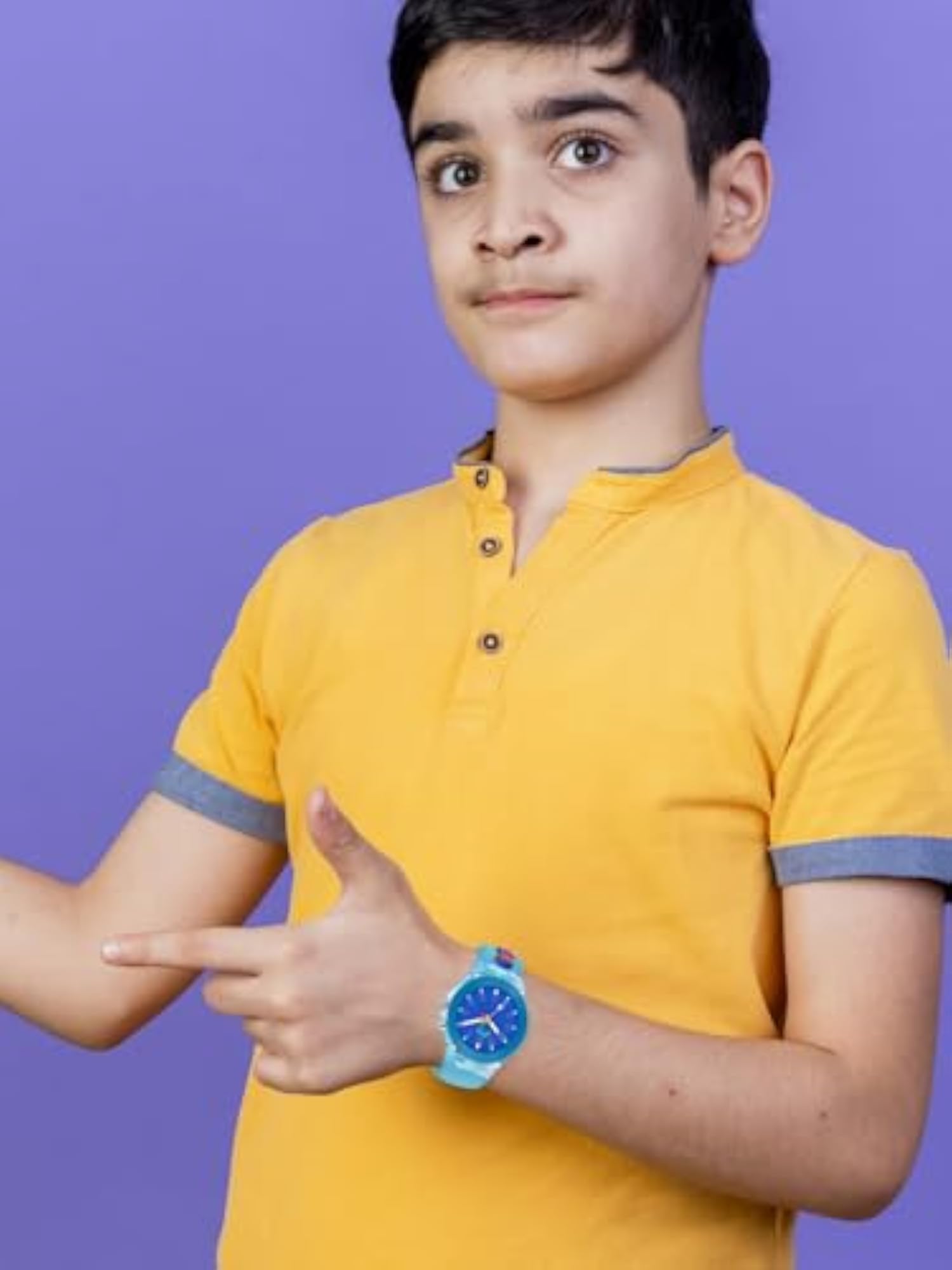 Kids 3D Cartoon Analogue Watch with Glowing Disco Light