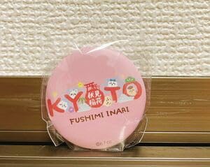 Amazon | ちいかわ もぐもぐ本舗 缶バッジ ロゴ 伏見稲荷 マット