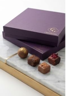 CG CHOCOLATIERS - Boîte de Chocolats Excellence 300g Panier Garni Coffret Gourmand à Offrir Idéal pour Cadeau Fête des Mères Fête des Pères Anniversaire Noël Retraite