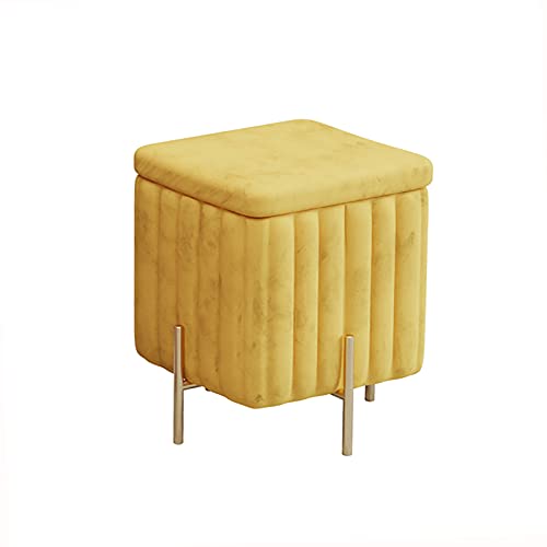 Bout de lit en velours jaune pour sublimer une chambre parentale