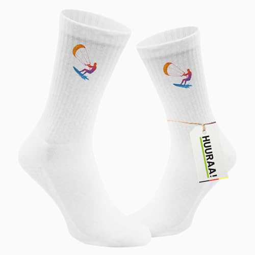 Huuraa Unisex Tennissocken Kitesurfen bunte Silhouette Geschenk Größe 42/46 White Motiv Sportsocken Kitesurfen Präsent
