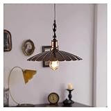 Ce lustre diffuse la lumière uniformément dans la pièce, créant une belle ombre lumineuse et une atmosphère chaleureuse.