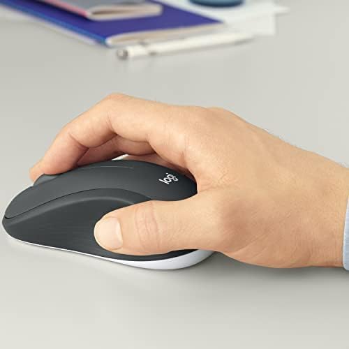 Logitech MK540 egér és billentyűzet használat közben