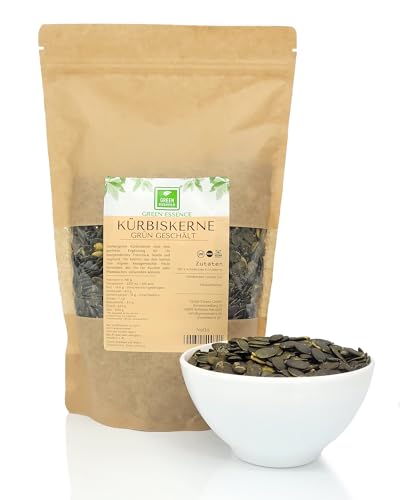Kürbiskerne geschält 1kg von der Grünen Essenz - dunkelgrün - Kürbissamen ohne Schale naturbelassen und ungeröstet - Kerne ohne Salz - Kürbiskerne als Topping für Salate oder als Snack - vegan (1000)