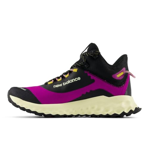 Image of New Balance Women's Fresh Foam Garoe V1 Midcut