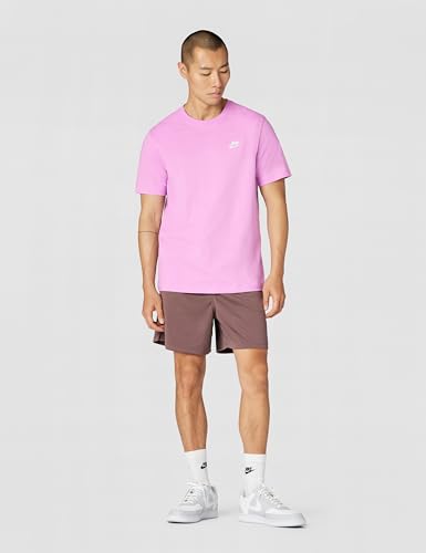 Image of Nike Men's Sportswear Club T-Shirt