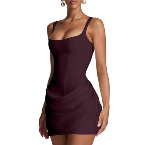 Robe de soirée chic et raffinée pour invitée de mariage sophistiquée