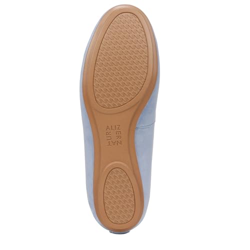 Image of Naturalizer Essential