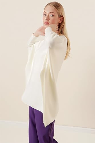 Image of Women's Crew Neck Batwing Sleeve Split Hem Oversized Knit Poncho Sweater