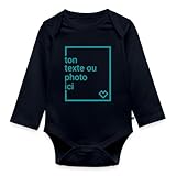 IDÉE CADEAU DE NAISSANCE : Ce body personnalisé pour bébé à manches longues est parfait pour célébrer une naissance, une baby shower ou faire plaisir à une future maman. Un cadeau tendre, original et plein d’émotion.