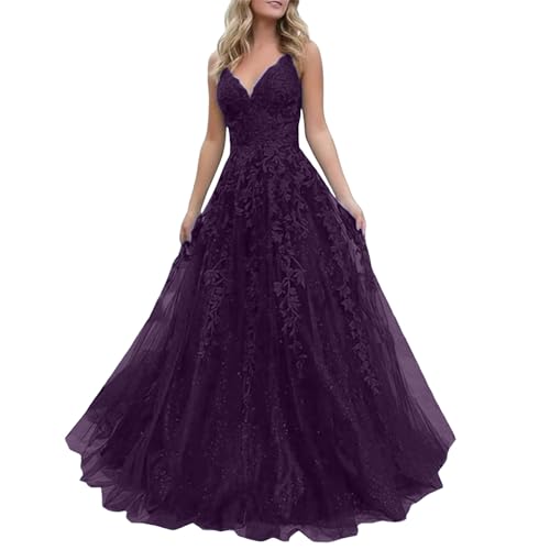 Robe de cocktail avec applications en dentelle et grand ourlet