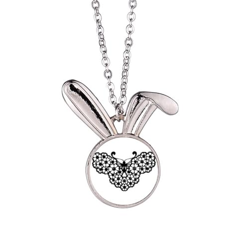 Collier lapin ailes florales, un symbole de douceur et de liberté