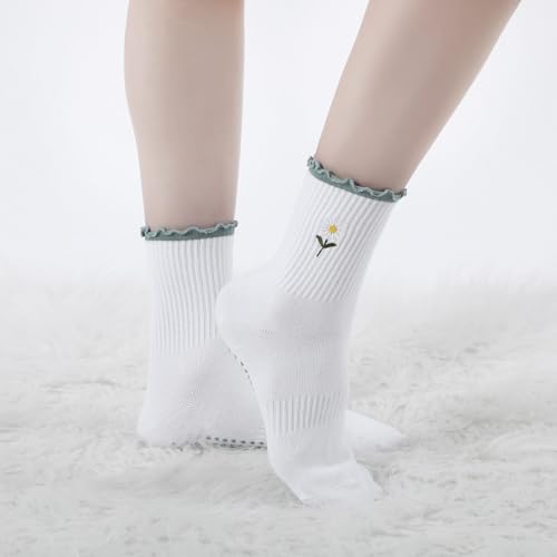 Image of Jeyiour Summer Cute Pilates Socks Women Bow Nonslip Ruffle Yoga Socks with Grip Barre Pilates Gift for Work Dance Fitness