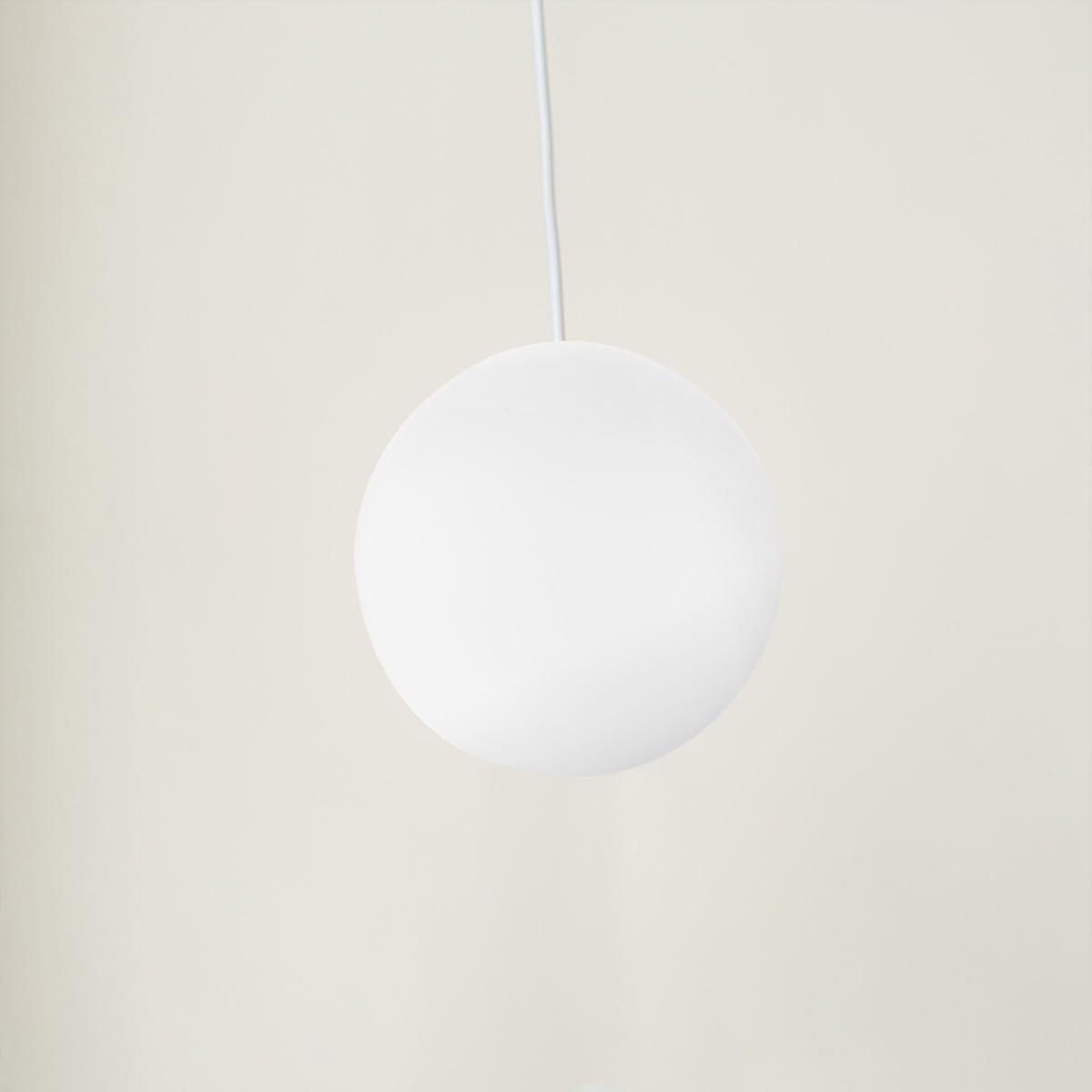 Ciieeo Abat-jour en Verre Blanc Opalin Rond pour Lampe Globe, Design Moderne Minimaliste, Réduit L'éblouissement, Facile à Nettoyer, pour Salles à Manger et Salons
